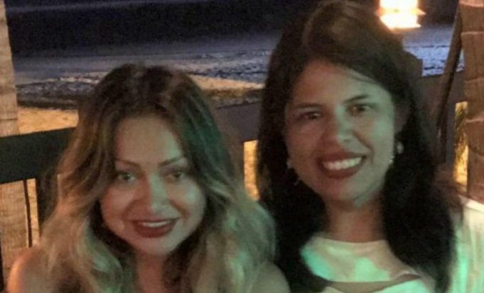 Por darse un beso, pareja de chicas, es expulsada de restaurante en Sonora