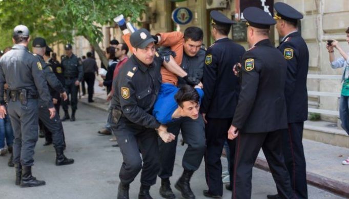 En Azerbaiyán, las autoridades, persiguen y torturan a personas LGBT