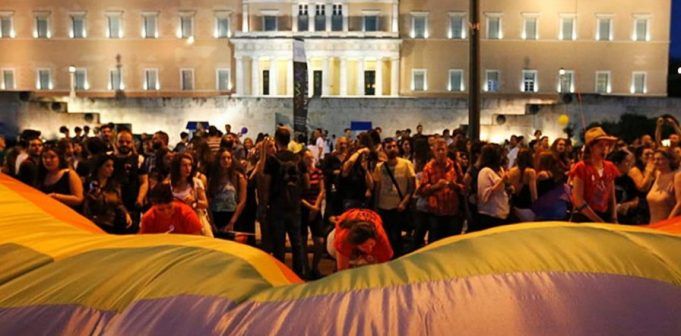 Da Grecia histórico paso al reconocer la identidad de las personas trans