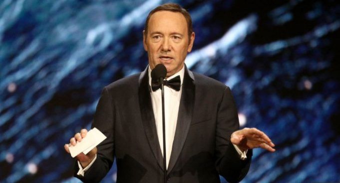 Kevin Spacey sale del clóset tras ser señalado por acoso sexual a menor de edad