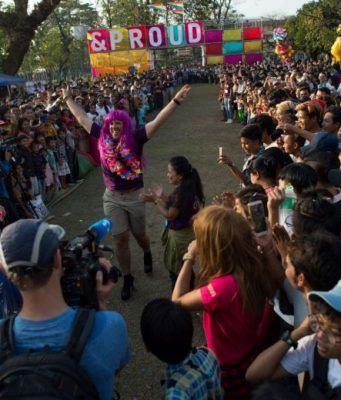 Myanmar celebra su primer festival LGBT+ público