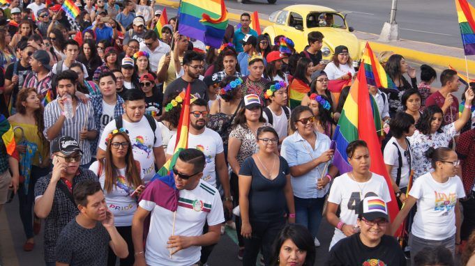 Llevan a cabo la novena Marcha por la unidad LGBTTTIQ en Saltillo