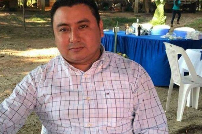 Se sale con la suya, falso transgénero en Oaxaca y rinde protesta como regidor