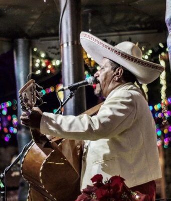 Celebra a México desde su música: 5 libros para festejar cantando
