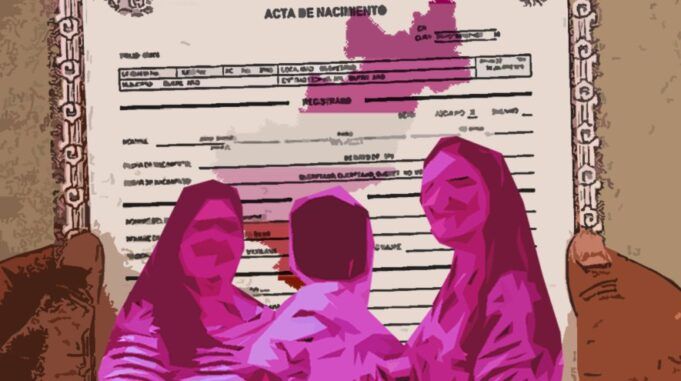 Emite QRO primer acta de nacimiento a hija de pareja lesbomaternal